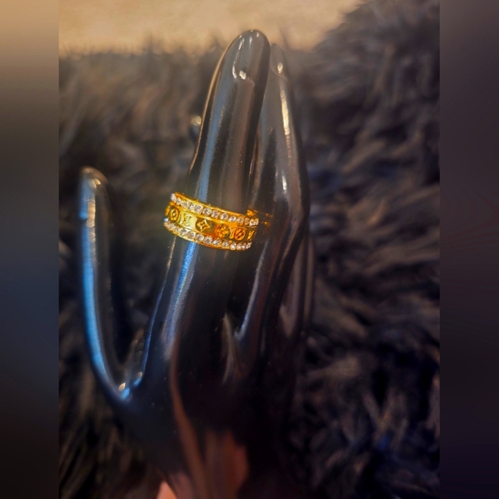 LV 18kgp Gold and Silver Intricate Ring